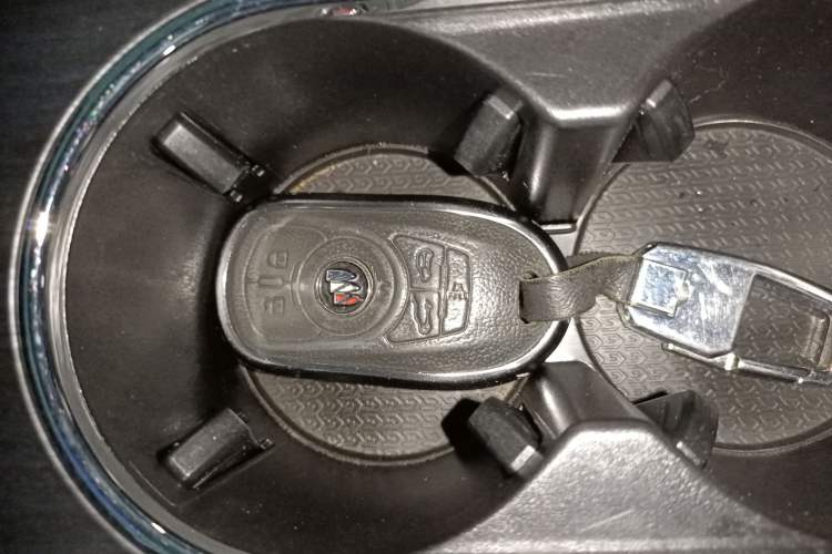 Used Buick GL8 2022 Land Executive Class 652T Prestige Model
