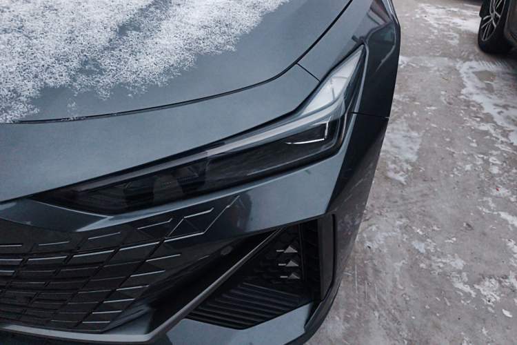 Used Changan UNI-V 2022 1.5T Prestige Version