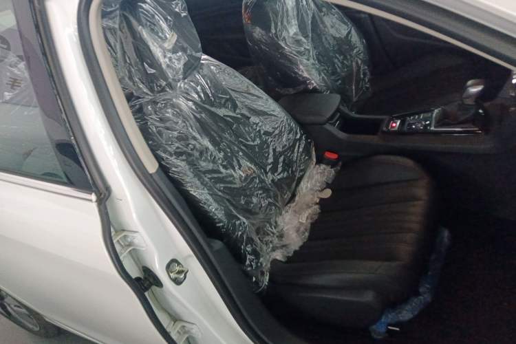 Used Peugeot 408 2022 1.6T Light-Chasing Edition
