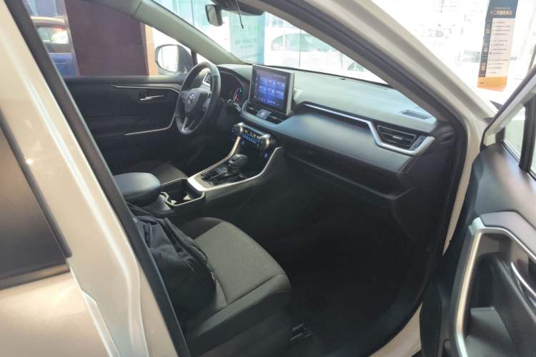 Used Toyota RAV4 2022 2.0L CVT Two-Wheel Drive Fashion Edition