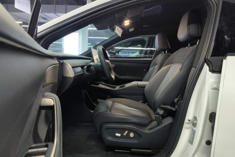 Used ONVO L60 2024 60 kWh Rear-Drive Version
