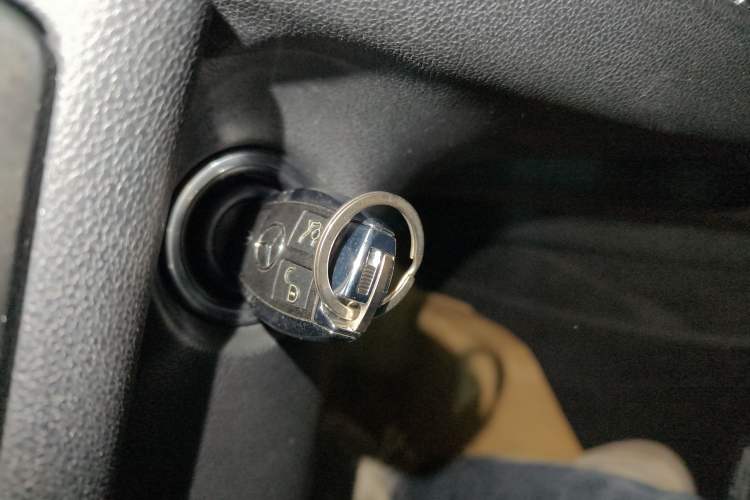 Used Mercedes-Benz R-Class 2017 R 320 4MATIC Business Edition Prestige Model
