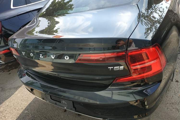 Used Volvo S90 2018 T4 Zhiyuan Edition
