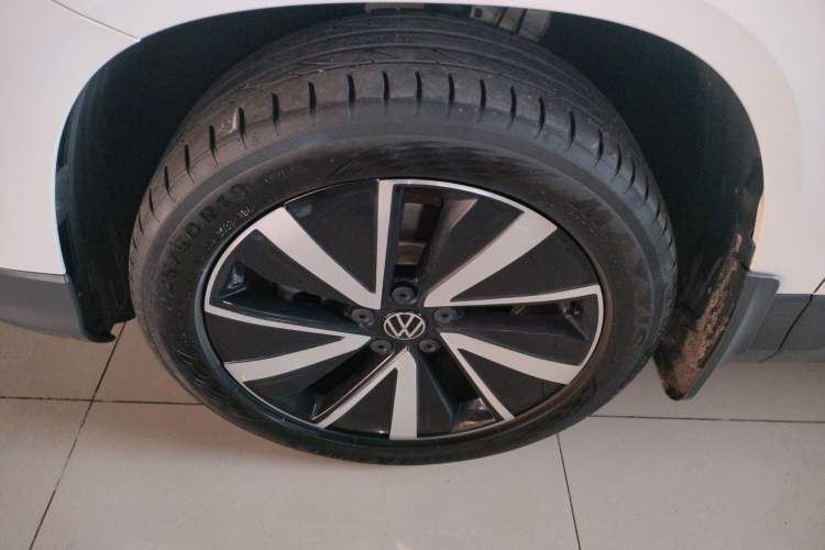 Used Volkswagen Tharu 2023 300TSI Two-Wheel-Drive Moonlight Edition
