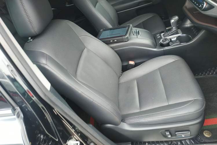 Used Toyota Highlander 2017 2.0T Four-Wheel Drive Luxury Edition 7 Seats
