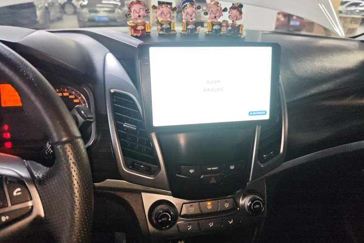 Used SsangYong Korando 2014 2.0L Gasoline Two-Wheel Drive Automatic Elite Navigation Edition