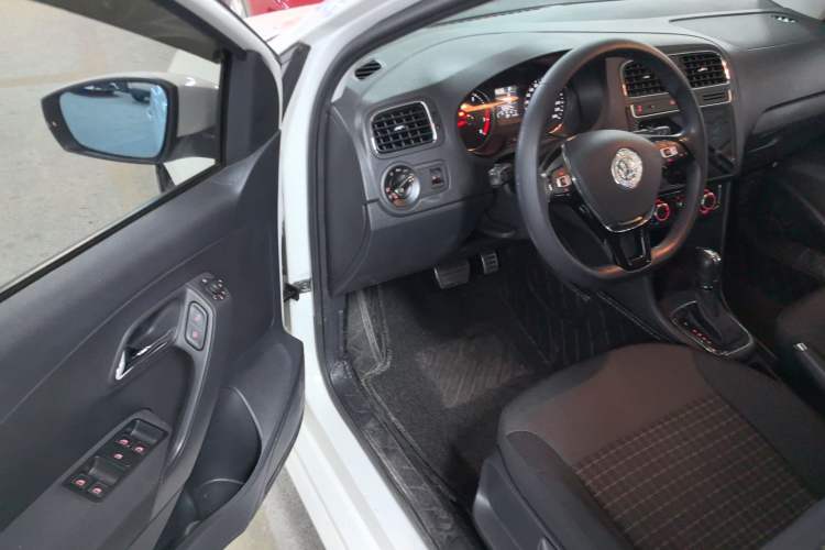 Used Volkswagen Polo 2018 1.5L Automatic Enjoyment Model
