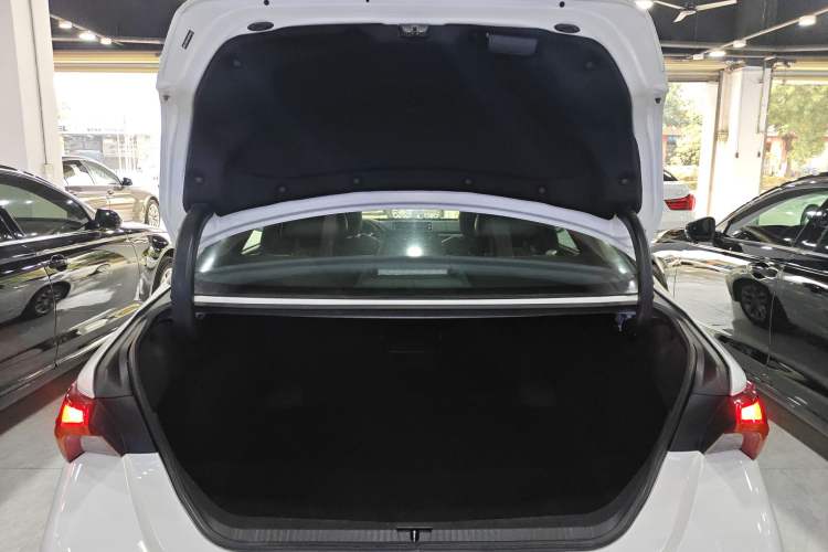 Used Toyota Avalon 2019 2.0L Ambition Edition China VI
