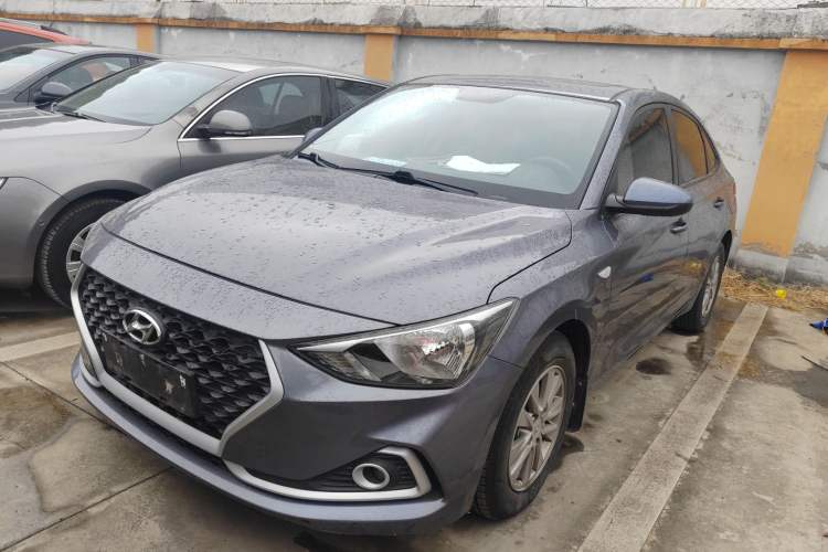 Used Hyundai Celesta 2017 1.6L Automatic Enjoyment Version GLS