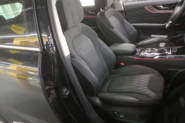 Used Hongqi HS5 2022 Facelifted Version 2.0T Smart Connect Flagship All-Wheel-Drive Edition