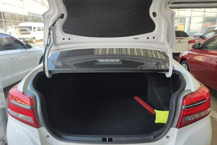 Used Toyota YARiS L 2021 1.5L CVT Leading Edition
