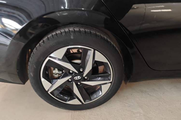 Used Hyundai Elantra 2021 1.5L CVT LUX Prestige Edition
