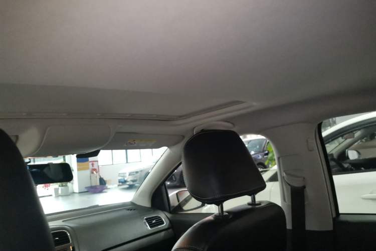 Used Volkswagen Polo 2016 1.6L Automatic Comfort Model
