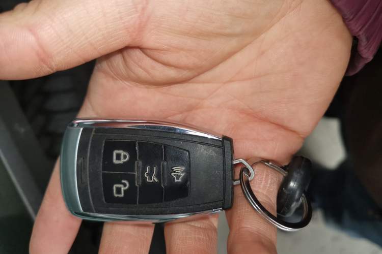 Used Beijing Auto BJ40 2018 PLUS 2.3T Automatic Four-Wheel Drive Flagship Version China V Emission Standard
