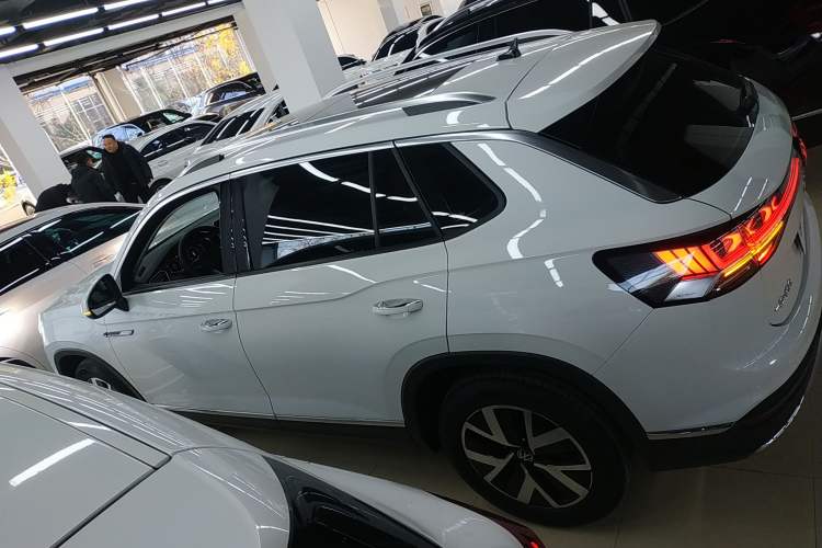 Used Volkswagen Tayron 2023 330TSI Two-Wheel-Drive Luxury Plus Advanced Version
