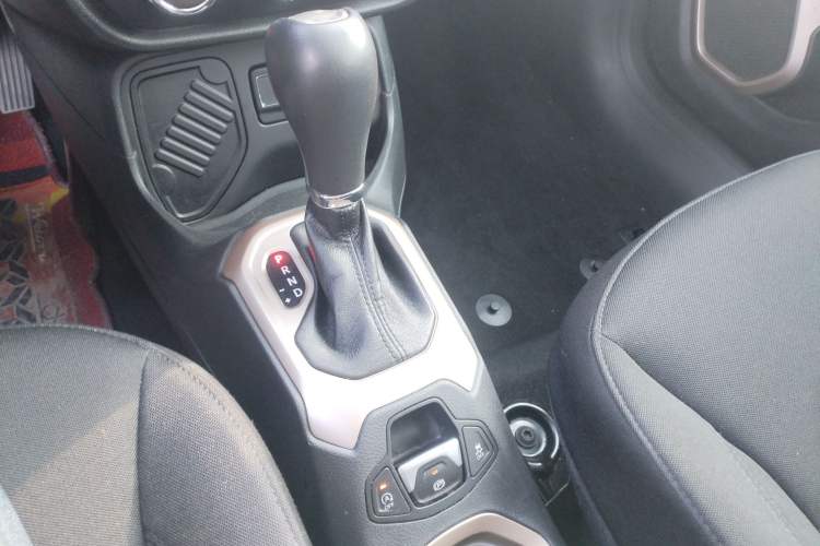 Used  Renegade 2017 180T Automatic High-Energy Version
