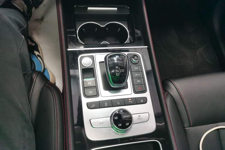 Used BYD Tang New Energy 2018 DM 2.0T All-Wheel Drive Smart Connectivity Luxury Model 7 Seats China V Emission Standard
