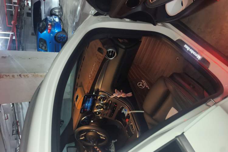 Used Mercedes-Benz GLC 2020 Facelift GLC 260 L 4MATIC Luxury Edition
