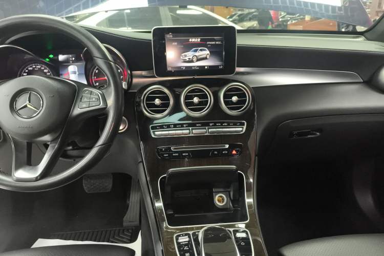 Used Mercedes-Benz GLC 2019 GLC 260 4MATIC Dynamic Edition
