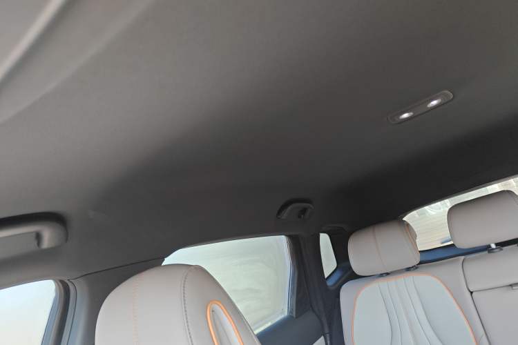 Used BYD Song Pro New Energy 2024 HONOR Edition DM-i 71KM Navigation Model
