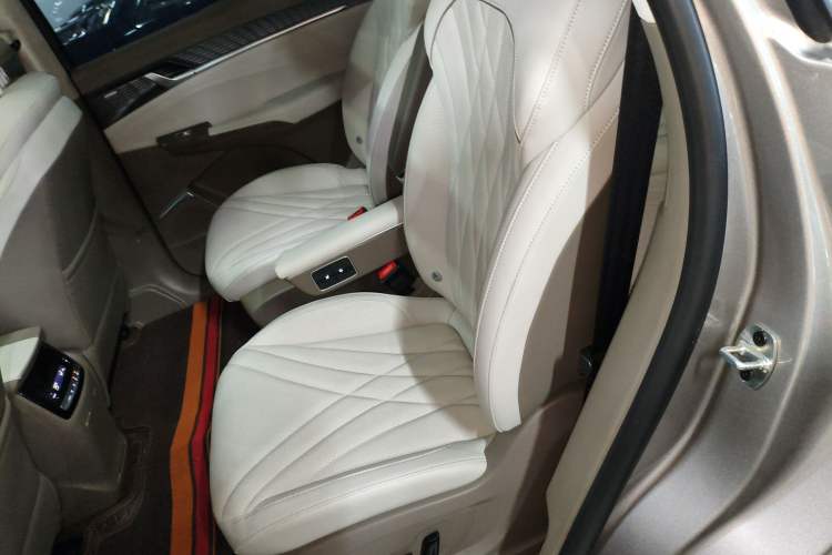 Used Roewe RX9 2023 2.0T Two-Wheel Drive Enjoyment Version