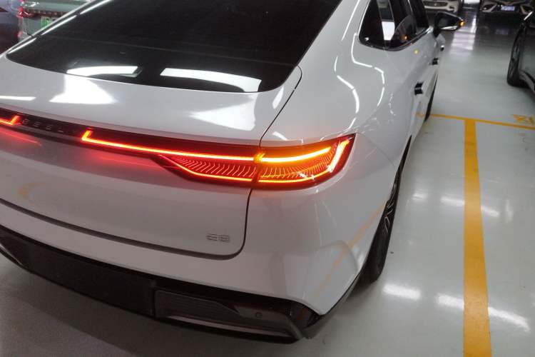 Used  E8 2025 575 km Intelligent Driving Edition
