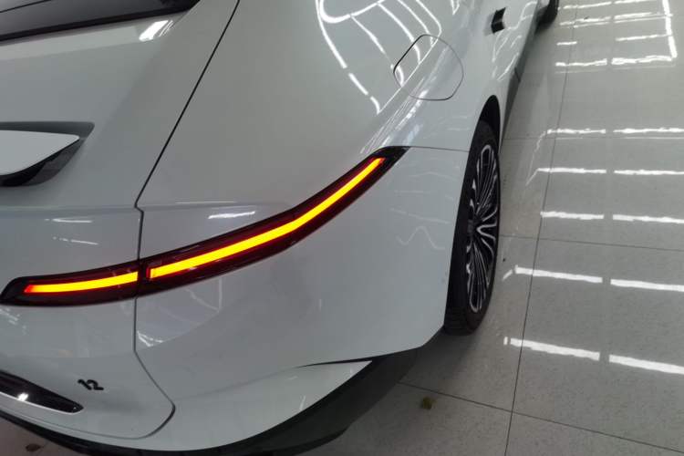 Used  12 2025 Ultra Extended-Range Edition