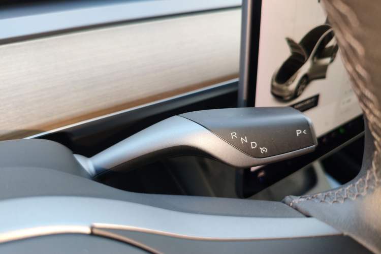 Used Tesla Model Y 2021 Standard Range Rear-Wheel Drive Version