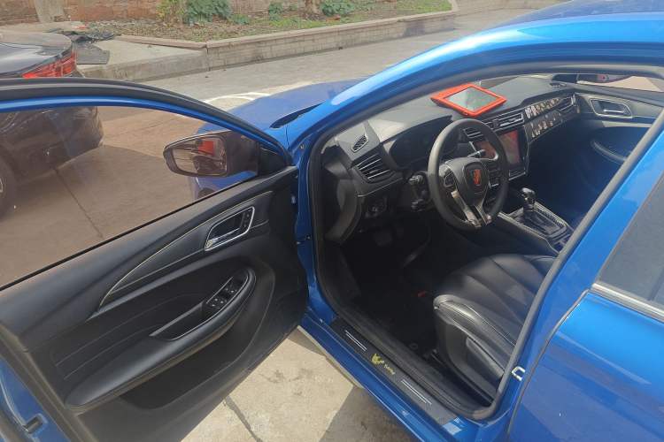 Used Roewe i5 2020 1.5L Automatic 4G Connect Luxury Flagship Edition
