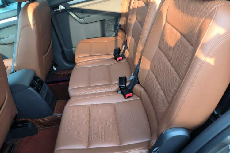 Used Volkswagen Touran 2015 1.4T Manual Fashion Edition 5-Seater
