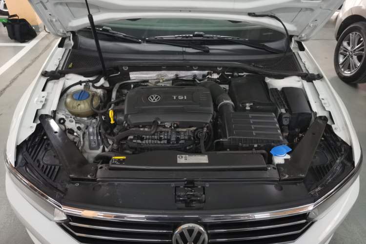 Used Volkswagen Variant 2017 380TSI Two-Wheel Drive Comfort Edition
