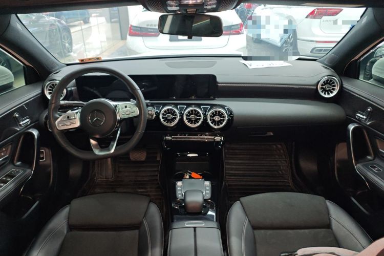 Used Mercedes-Benz A-Class 2022 Revised Version A 200 L Sport Sedan Fashionable Style