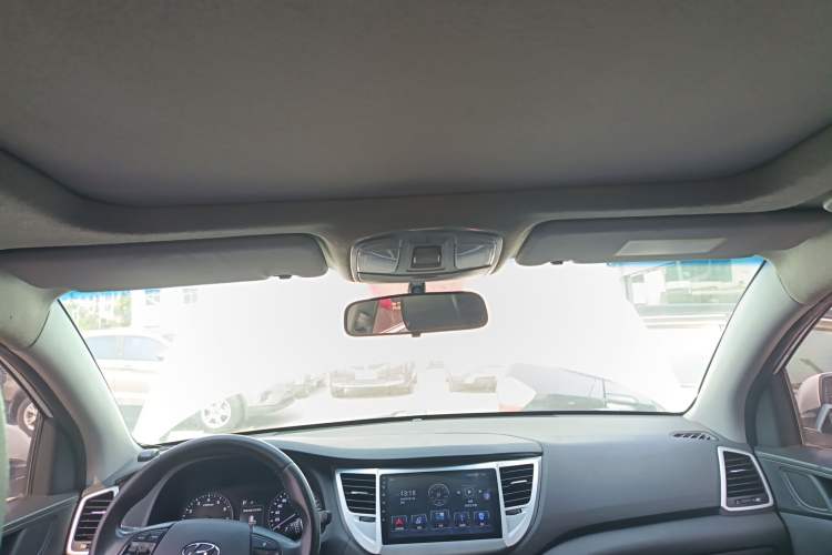 Used Hyundai Tucson 2018 1.6T Dual-Clutch Two-Wheel Drive 15th Anniversary Special Edition