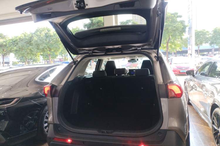 Used Toyota RAV4 2023 2.0L CVT Two-Wheel Drive Urban Edition
