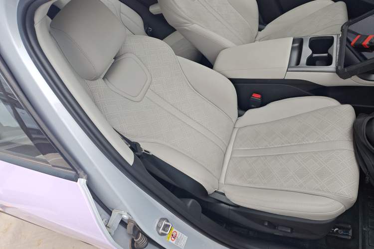 Used BYD Yuan UP 2025 Intelligent Driving Version 401 km Beyond-Range Edition
