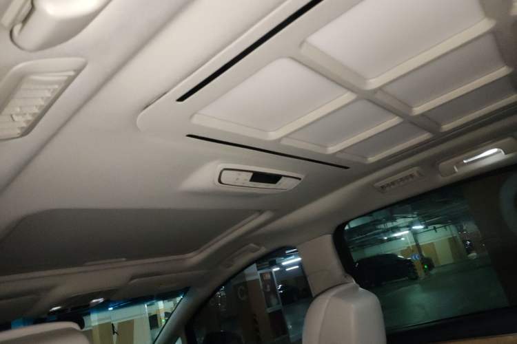 Used Buick GL8 2018 ES 28T Comfort Model China VI Standard