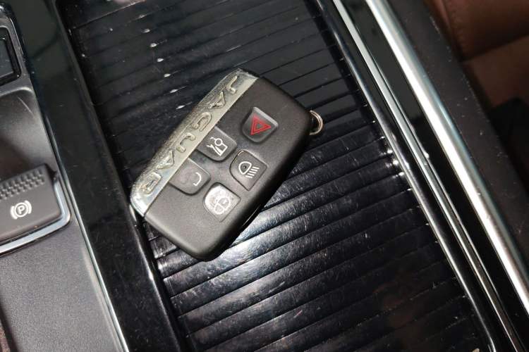 Used Jaguar XFL 2018 XFL 2.0T 250 PS Luxury Edition
