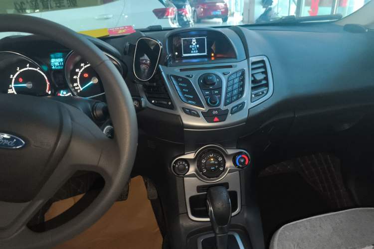 Used Ford Fiesta 2013 Hatchback 1.5L Automatic Fashion Edition
