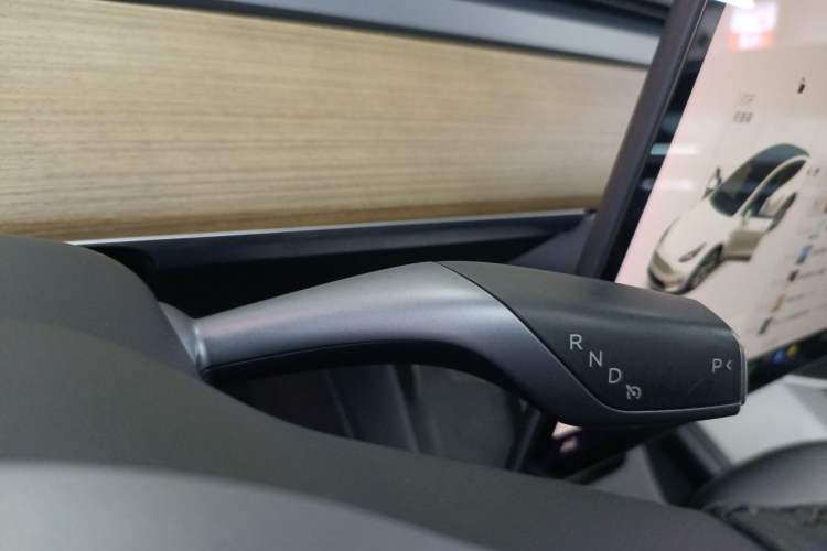 Used Tesla Model Y 2021 Long-Range All-Wheel-Drive Version