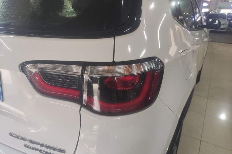 Used  Compass 2017 200T Automatic Enjoyment Edition
