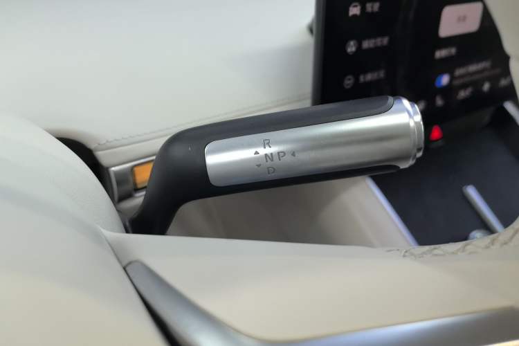 Used Hima Stelato S9 2024 All-Electric Max Rear-Drive Long-Range Version
