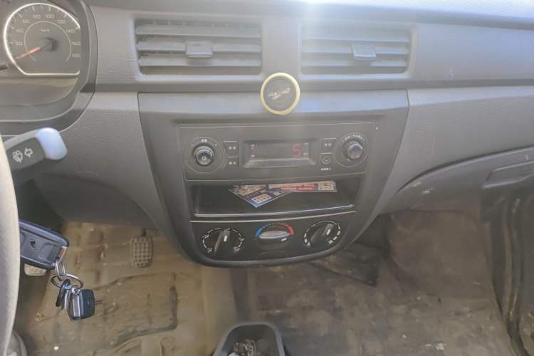 Used Wuling Zhiguang 2015 1.2L S Practical Model LSI