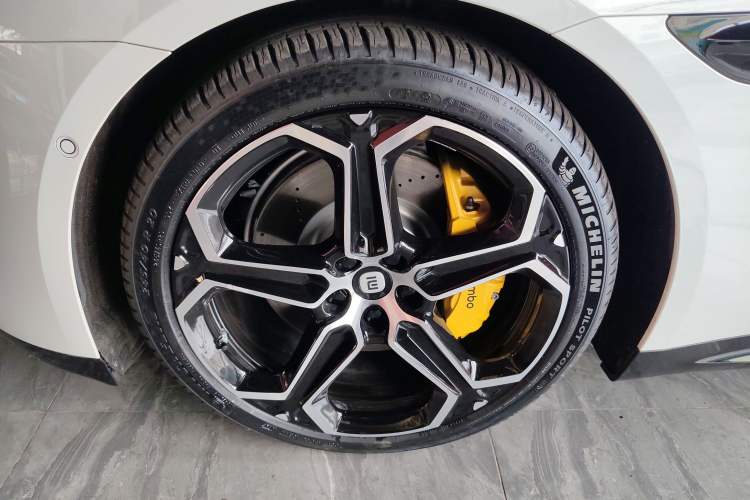 Used  SU7 2024 Four-Wheel Drive Ultra-Long Range Advanced Intelligent Driving Max Edition
