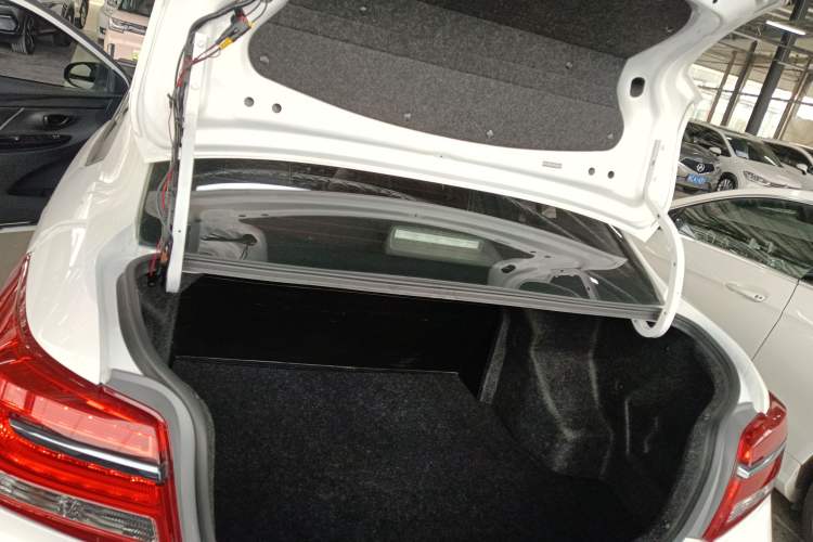 Used Toyota YARiS L 2020 1.5L CVT Leading Edition
