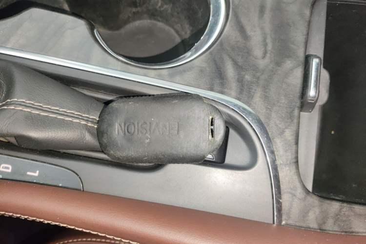 Used Buick Envision 2016 20T Two-Wheel-Drive Elite Model
