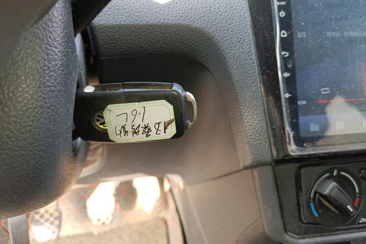 Used Volkswagen Santana 2016 1.6L Manual Fashion Edition