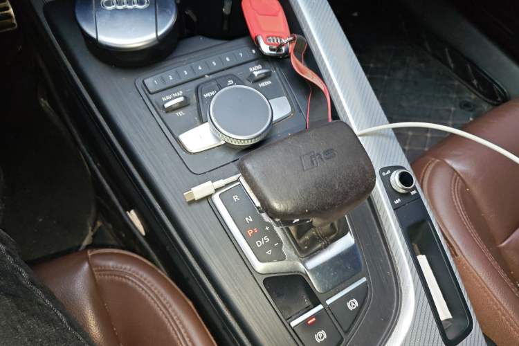 Used Audi A4L 2018 30th Anniversary Edition 40 TFSI Fashion Model
