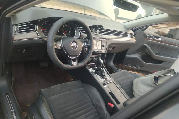 Used Volkswagen Magotan 2018 330TSI DSG Luxury Model