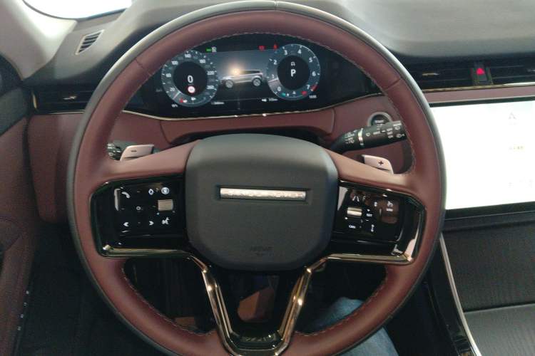 Used Land Rover Range Rover Evoque 2024 Aurora L 249 PS Prestige Light-Chasing Edition
