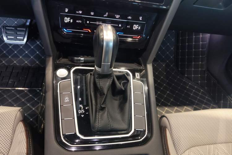 Used Volkswagen Magotan 2023 2 Million Units Commemorative Edition 330TSI DSG Luxury Version
